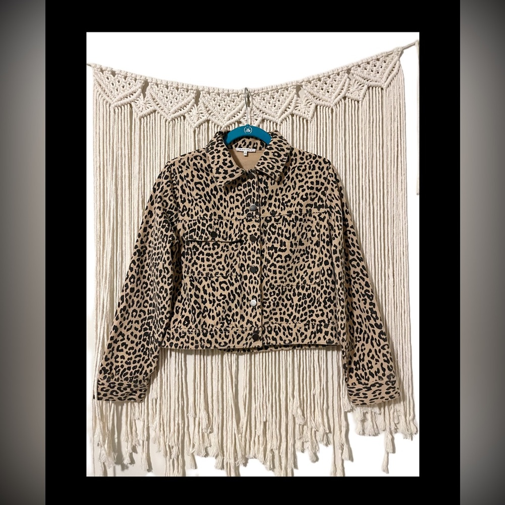 Women’s Sz Sm Leopard Print Denim Jacket by BaeVely EUC